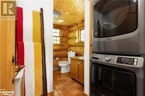 4PC Bath + Laundry - Main Floor - 22-26Lm Taylor Island, Gravenhurst, ON - Indoor Photo Showing Laundry Room