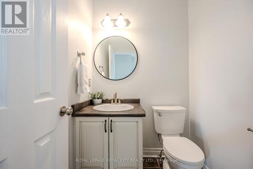 61 Clairfields Drive E, Guelph, ON - Indoor Photo Showing Bathroom