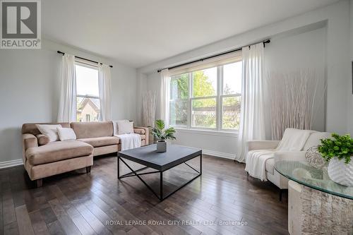 61 Clairfields Drive E, Guelph, ON - Indoor Photo Showing Living Room