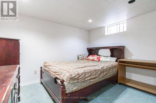 111 Strawberry Drive, Hamilton, ON - Indoor Photo Showing Bedroom