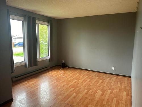 356 6Th Avenue Nw, Roblin, MB - Indoor Photo Showing Other Room
