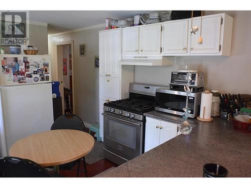 933 Maple Heights Road, Quesnel, BC - Indoor Photo Showing Kitchen