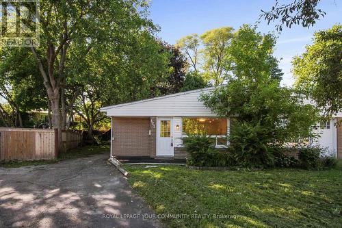 122 Longford Drive, Newmarket, ON - Outdoor