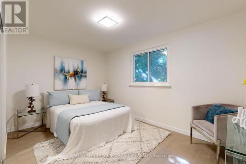 122 Longford Drive, Newmarket, ON - Indoor Photo Showing Bedroom