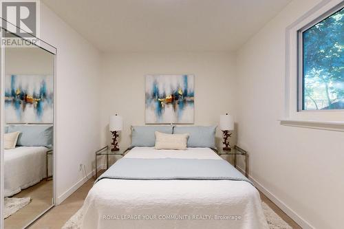 122 Longford Drive, Newmarket, ON - Indoor Photo Showing Bedroom