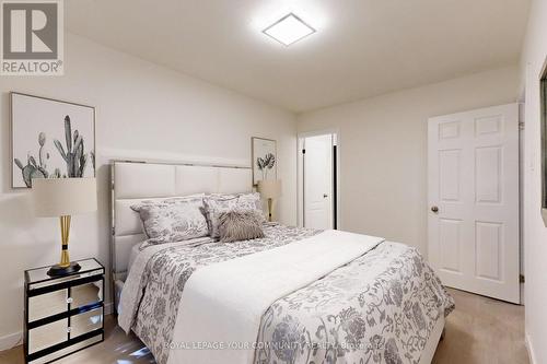 122 Longford Drive, Newmarket, ON - Indoor Photo Showing Bedroom