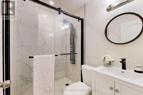 122 Longford Drive, Newmarket, ON - Indoor Photo Showing Bathroom