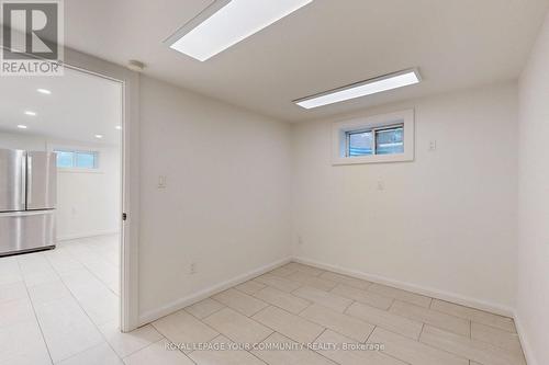 122 Longford Drive, Newmarket, ON - Indoor Photo Showing Other Room