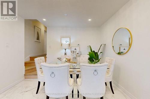 122 Longford Drive, Newmarket, ON - Indoor Photo Showing Dining Room