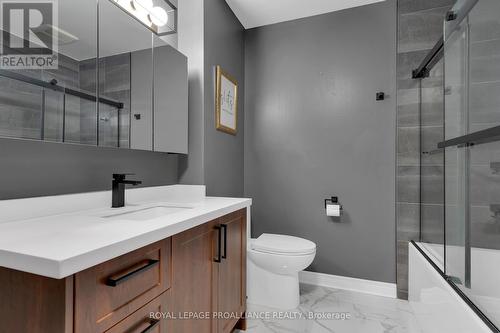 201 - 315 Regent Street, Kingston, ON - Indoor Photo Showing Bathroom