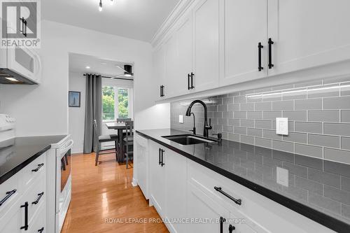 201 - 315 Regent Street, Kingston, ON - Indoor Photo Showing Kitchen With Upgraded Kitchen