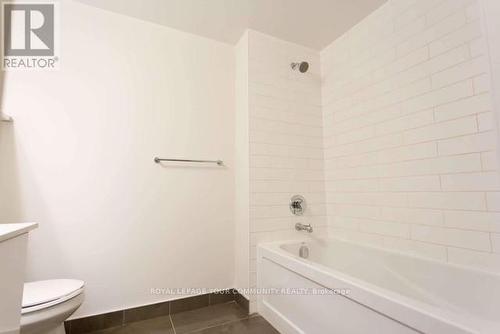 2109 - 2212 Lake Shore Boulevard W, Toronto, ON - Indoor Photo Showing Bathroom