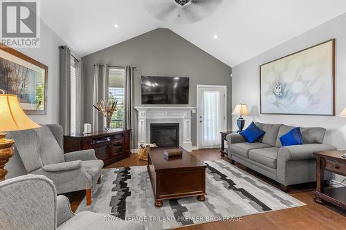 22 - 234 Peach Tree Boulevard, St. Thomas, ON - Indoor Photo Showing Living Room With Fireplace