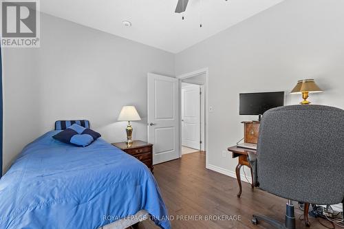 22 - 234 Peach Tree Boulevard, St. Thomas, ON - Indoor Photo Showing Bedroom