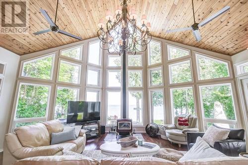 334 Loon Road, Georgina Islands (Georgina Island), ON - Indoor Photo Showing Living Room