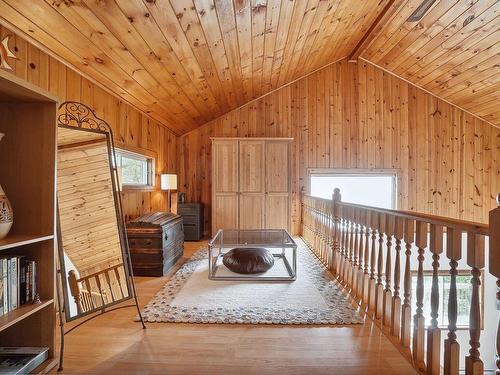 Mezzanine - 77 572E Avenue, Saint-Hippolyte, QC - Indoor Photo Showing Other Room