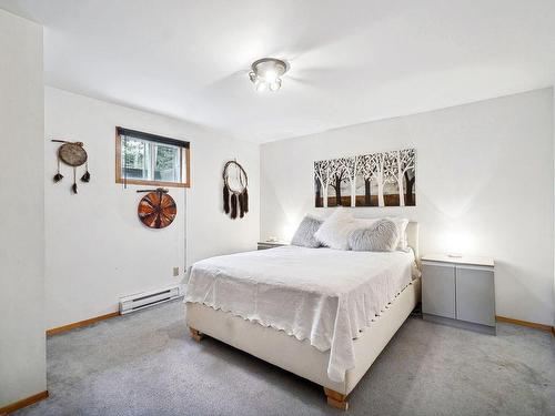 Bedroom - 77 572E Avenue, Saint-Hippolyte, QC - Indoor Photo Showing Bedroom