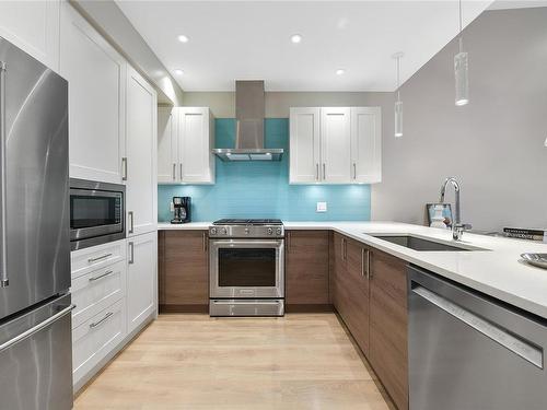 404-1820 Maple Ave South, Sooke, BC - Indoor Photo Showing Kitchen With Stainless Steel Kitchen With Upgraded Kitchen