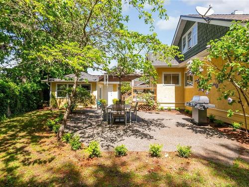 407 Cypress Rd, Qualicum Beach, BC 