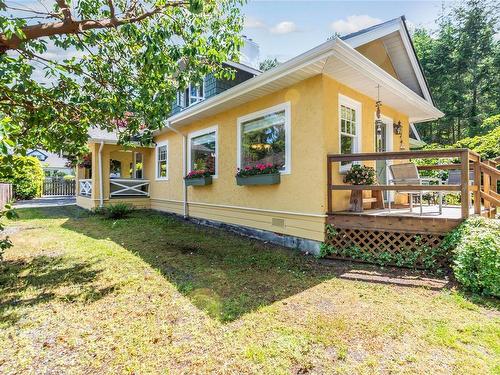 407 Cypress Rd, Qualicum Beach, BC 