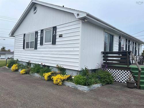 72 Highway 3, Lower East Pubnico, NS 