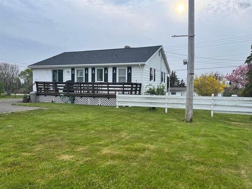 72 Highway 3, Lower East Pubnico, NS 