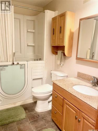 18 Marquis Crescent S, Yorkton, SK - Indoor Photo Showing Bathroom