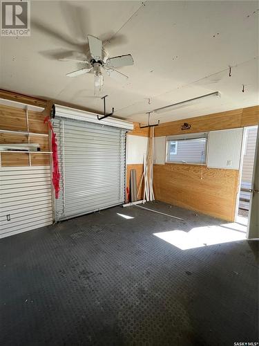 513 Hudson Street, Hudson Bay, SK - Indoor Photo Showing Garage