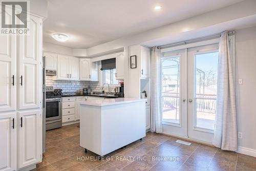 17 Stonegate Drive, St. Catharines, ON - Indoor Photo Showing Kitchen