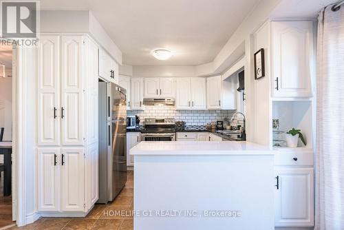 17 Stonegate Drive, St. Catharines, ON - Indoor Photo Showing Kitchen