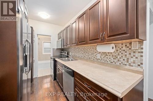 1 Erie Avenue, London, ON - Indoor Photo Showing Kitchen
