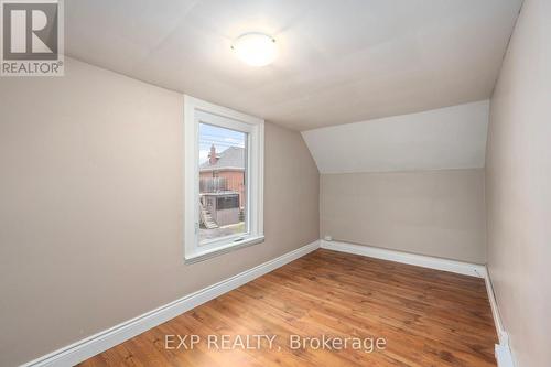 1 Erie Avenue, London, ON - Indoor Photo Showing Other Room