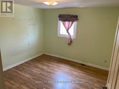 1558 Hartlet Street, London, ON - Indoor Photo Showing Other Room