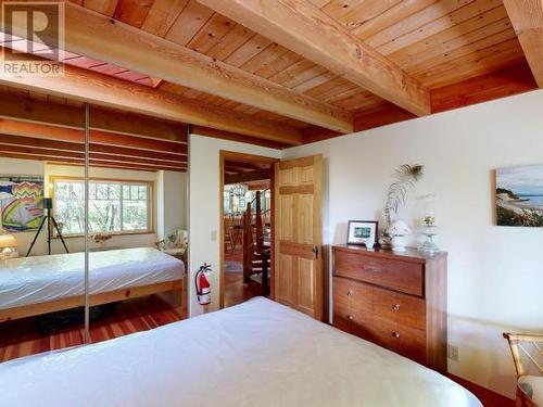 2771 &2777 Cedar Way, Savary Island, BC - Indoor Photo Showing Bedroom