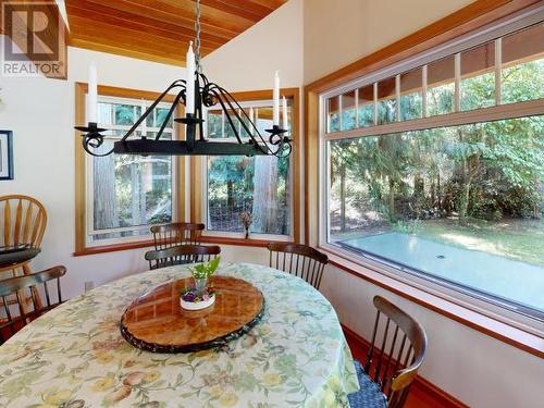 2771 &2777 Cedar Way, Savary Island, BC - Indoor Photo Showing Dining Room