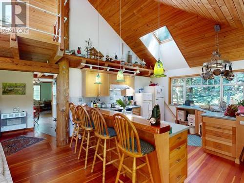 2771 &2777 Cedar Way, Savary Island, BC - Indoor Photo Showing Dining Room