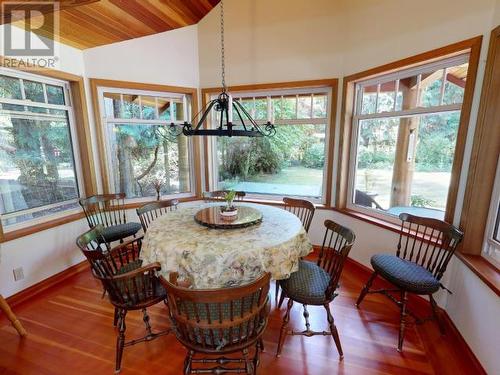 2771 &2777 Cedar Way, Savary Island, BC - Indoor Photo Showing Dining Room