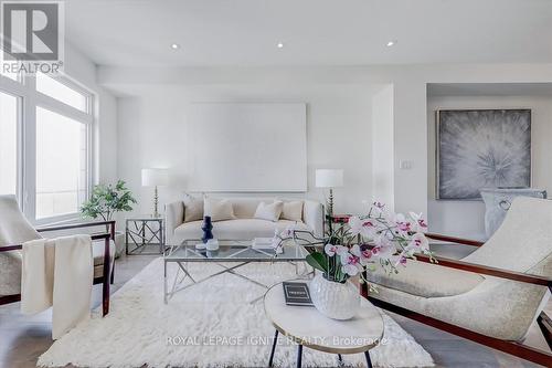 833 Port Darlington Road, Clarington, ON - Indoor Photo Showing Living Room