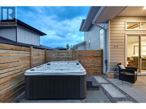 201 Summer Wood Drive, Kelowna, BC - Outdoor With Exterior