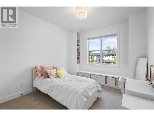 201 Summer Wood Drive, Kelowna, BC - Indoor Photo Showing Bedroom