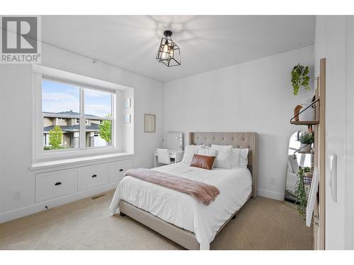 201 Summer Wood Drive, Kelowna, BC - Indoor Photo Showing Bedroom