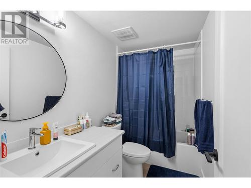 201 Summer Wood Drive, Kelowna, BC - Indoor Photo Showing Bathroom