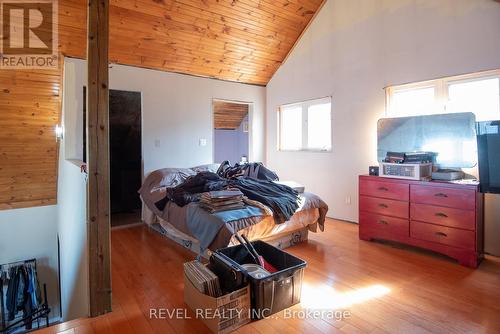 153 Hazel Street, Kawartha Lakes, ON - Indoor Photo Showing Bedroom