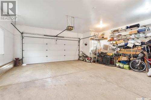 102 Hinitt Place, Saskatoon, SK - Indoor Photo Showing Garage
