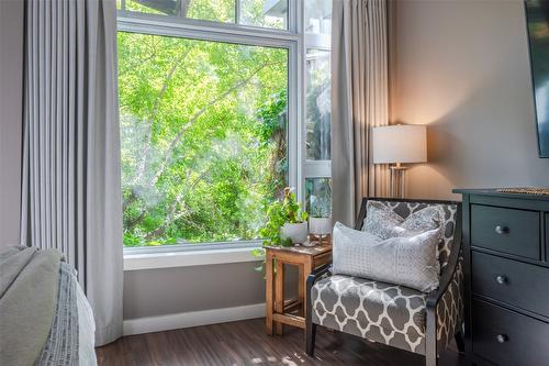 103-3301 Skaha Lake Road, Penticton, BC - Indoor Photo Showing Bedroom