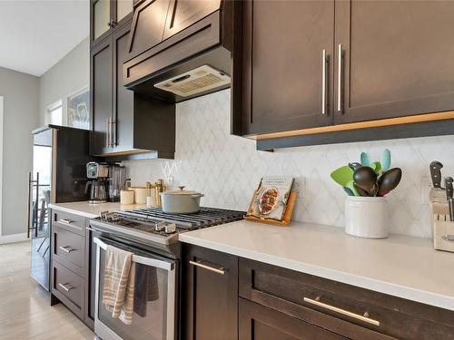 6548 Blackcomb Place, Vernon, BC - Indoor Photo Showing Kitchen With Upgraded Kitchen