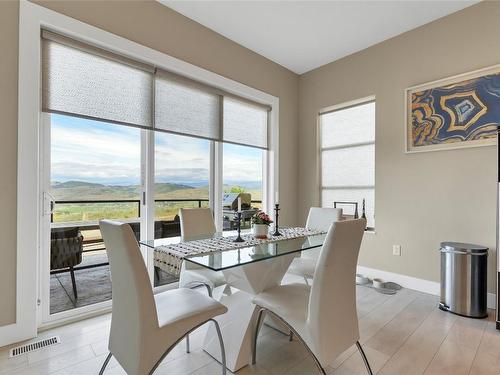 6548 Blackcomb Place, Vernon, BC - Indoor Photo Showing Dining Room