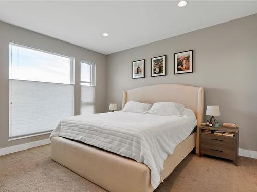 6548 Blackcomb Place, Vernon, BC - Indoor Photo Showing Bedroom