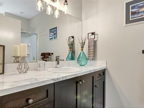 6548 Blackcomb Place, Vernon, BC - Indoor Photo Showing Bathroom