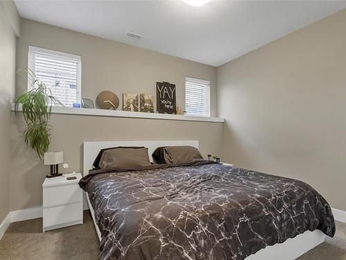 6548 Blackcomb Place, Vernon, BC - Indoor Photo Showing Bedroom